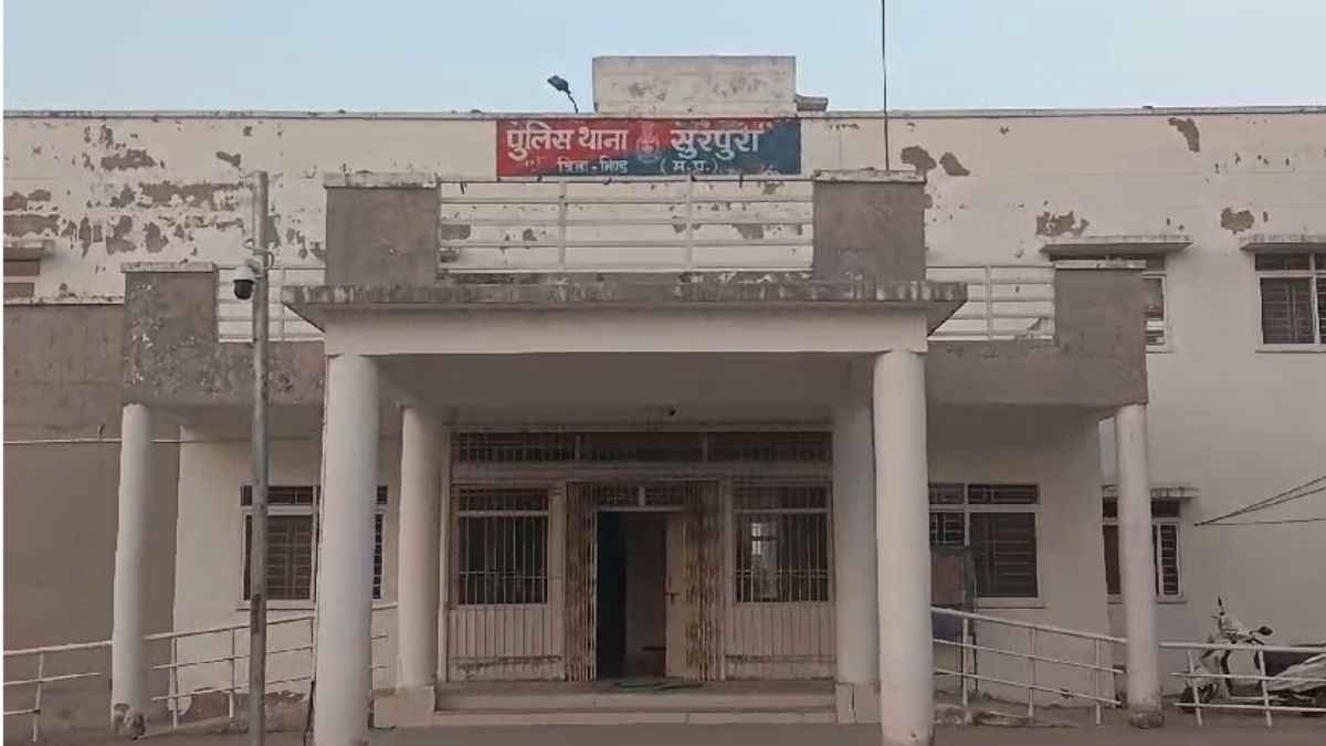 पति को भारी पड़ी करवा चौथ की शॉपिंग! प्रेमी के साथ बाजार से फरार हुई पत्नी