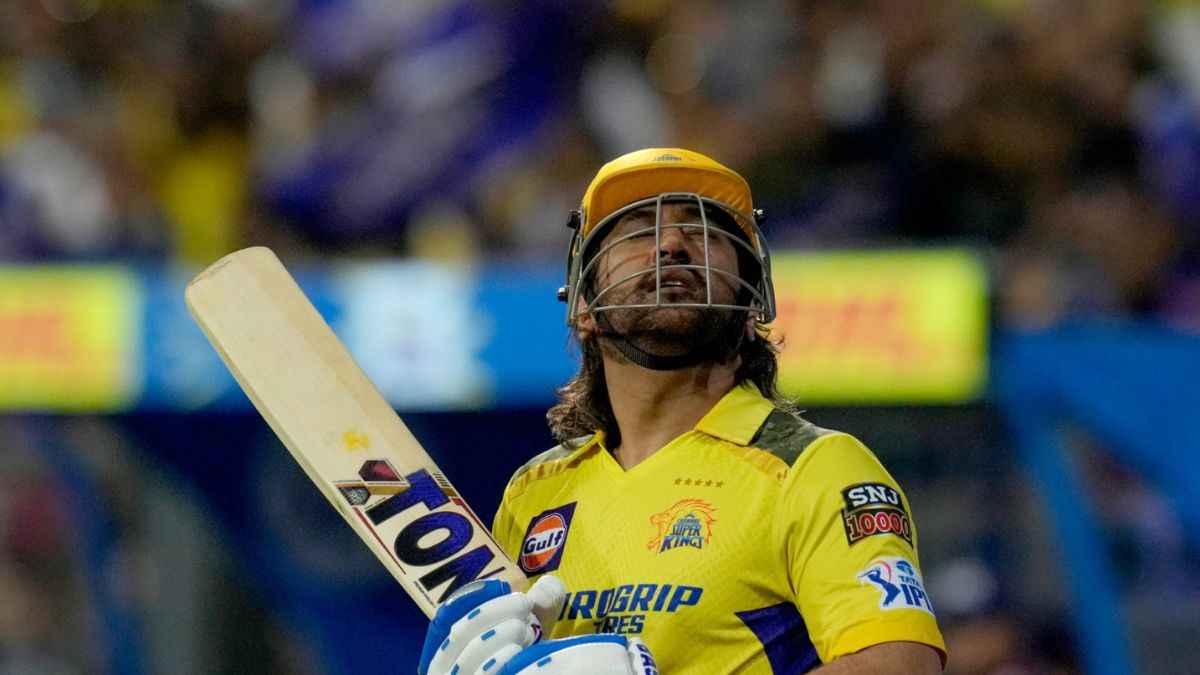 धोनी हैं आदर्श, लेकिन फिर भी भारतीय गेंदबाज नहीं करता है बात, वजह का खुद किया खुलासा