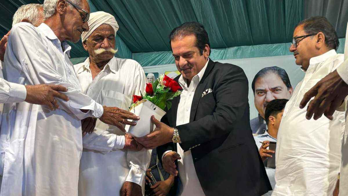 पाकिस्तान के पूर्व मंत्री दिवाली मनाने पहुंचे इंडिया, हरियाणा के इस पूर्व सीएम के गांव में हुआ कार्यक्रम