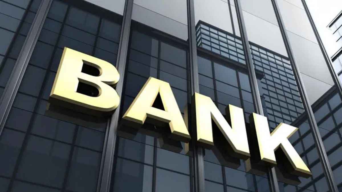 SBI Bank Jobs: एसबीआई ने 14000 से ज्यादा पदों पर निकाली वैकेंसी, ऐसे करें तुरंत अप्लाई
