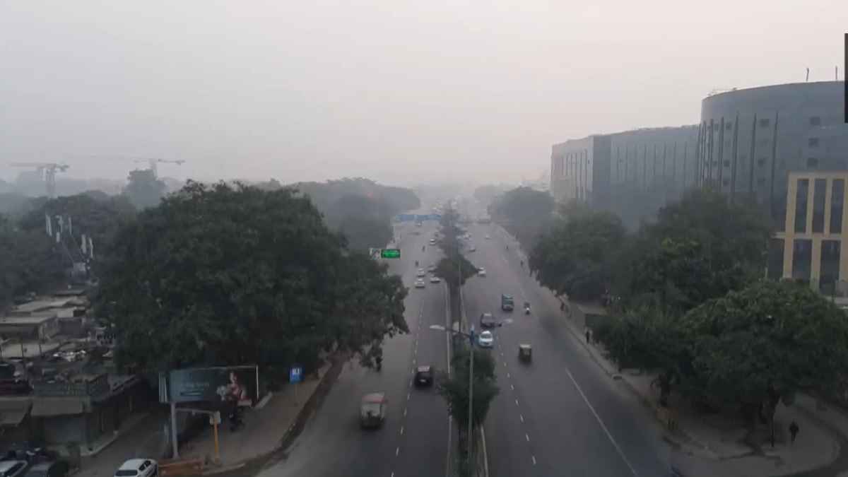 Delhi Air Pollution: दिल्ली के 10 इलाकों में AQI 500, जानें पूरी राजधानी की हवा कैसी?