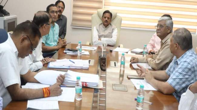 MP Deputy CM Rajendra Shukla (2) MP Deputy CM Rajendra Shukla (2)