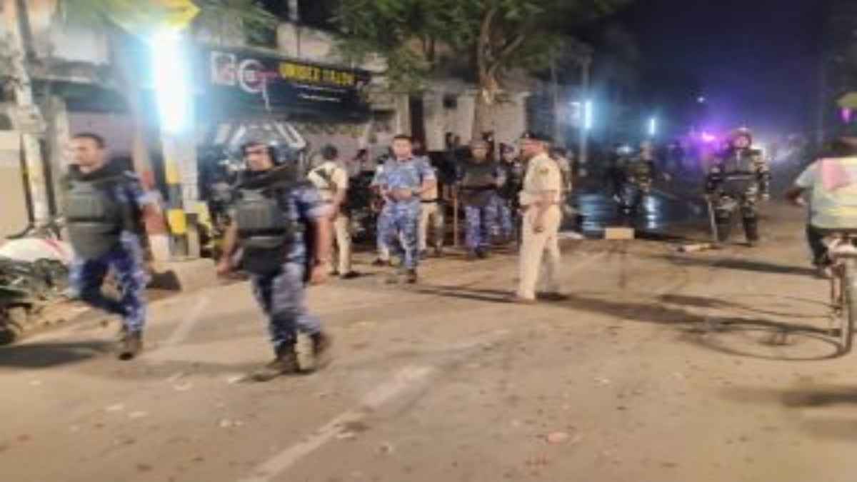 बिहार में काली मां की प्रतिमा विसर्जन के दौरान भगदड़, पुलिस ने लाठीचार्ज कर भगाया