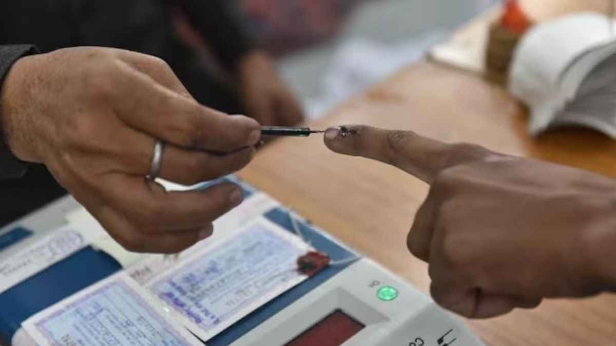 Video: Bihar की 4 सीटों पर उपचुनाव के लिए मतदान जारी…बेलागंज में वोटिंग के मुद्दे क्या?