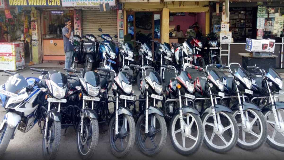 Second Hand बाइक खरीदते समय ये गलतियां पड़ती हैं भारी, लोग होते हैं ठगी का शिकार