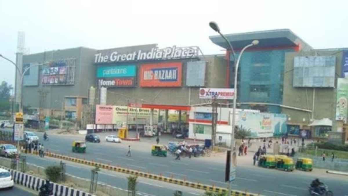 Noida GIP माॅल में महिला ने किया सुसाइड, चौथी मंजिल से कूदी, जांच में जुटी पुलिस