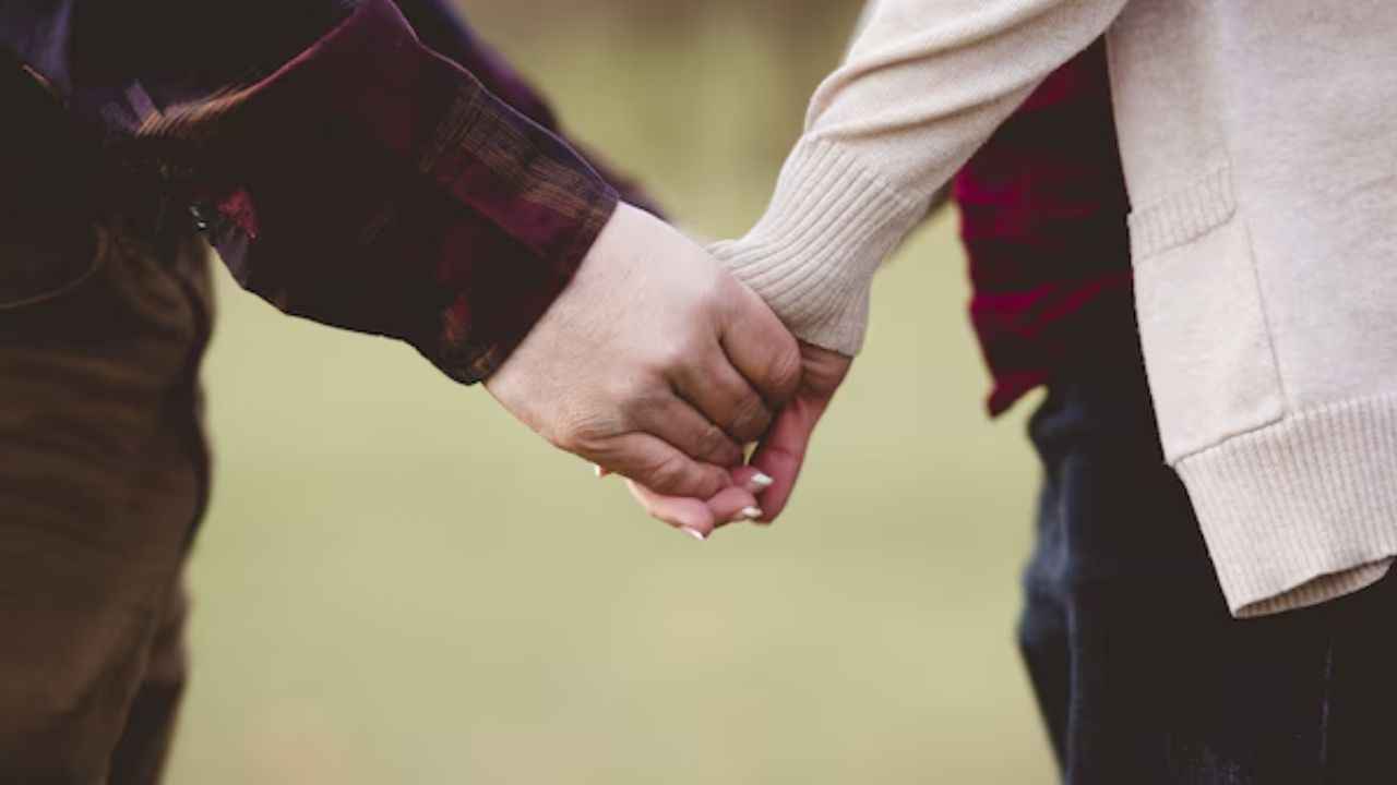 Relationship Tips: रिलेशन को मजबूत बनाने के लिए इन सिचुएशन में रहें शांत, नहीं तो टूट सकता है आपका रिश्ता
