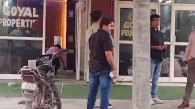 property dealer office firing, delhi police, investigation, delhi crime news property dealer office firing, delhi police, investigation, delhi crime news