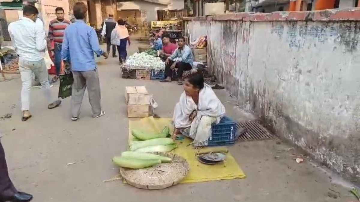 कहने के लिए तो है डिप्टी मेयर पर सब्जी बेचकर कर रही गुजारी, जानिए चिंता देवी की कहानी