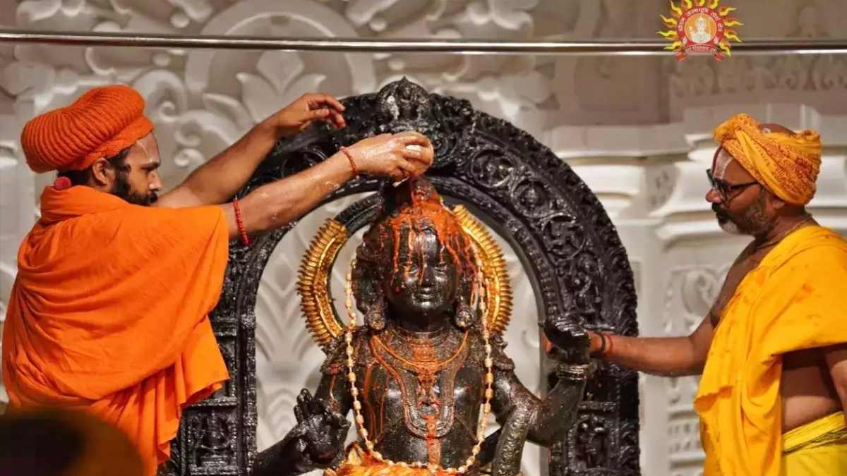 Ayodhya Ram Mandir Preist Dress Change