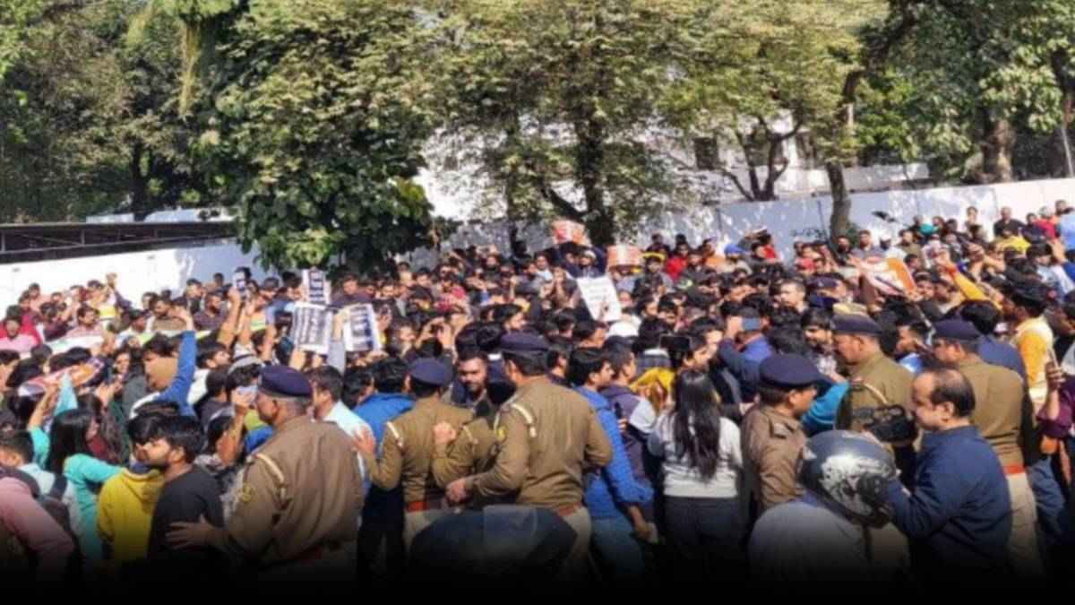 Video: Normalisation System क्या? जिसके लिए यूपी-बिहार में छात्रों ने काटा बवाल