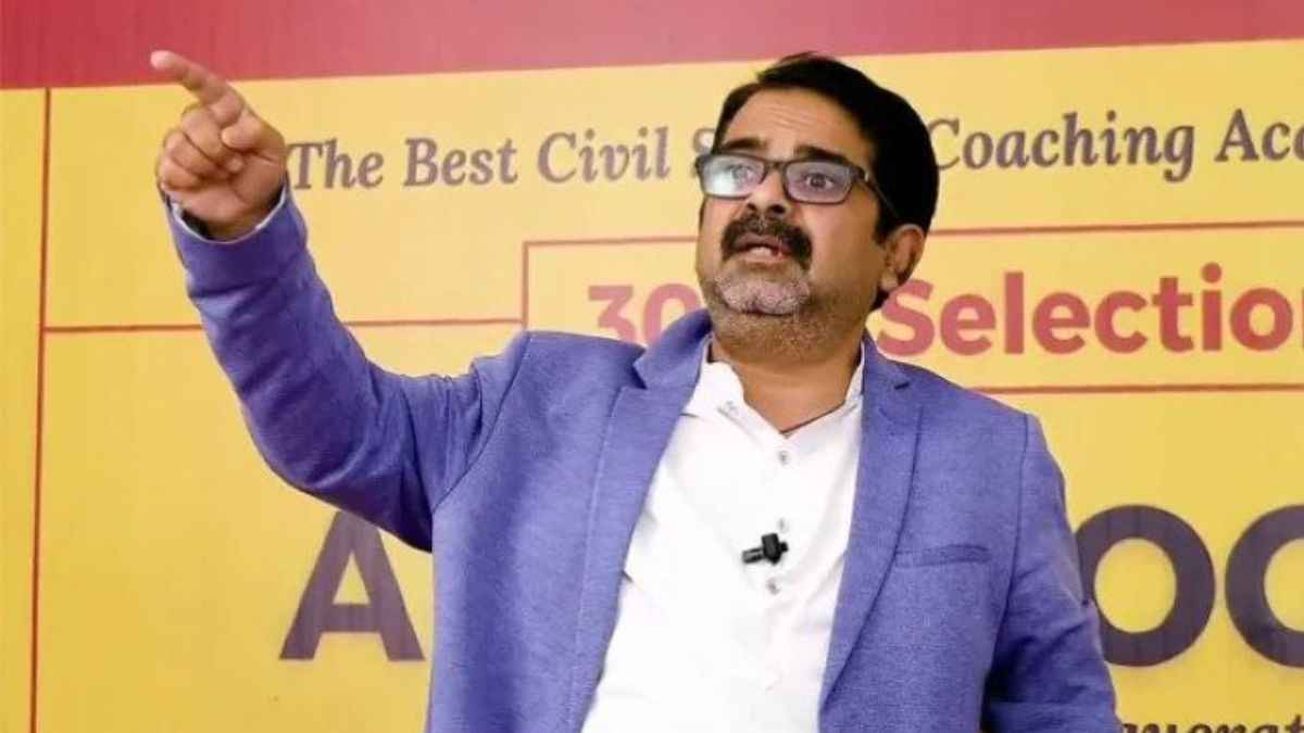 Avadh Ojha का हाथ जोड़ते वीडियो वायरल, लड़के से बोले-अफगानिस्तान से आए हो..