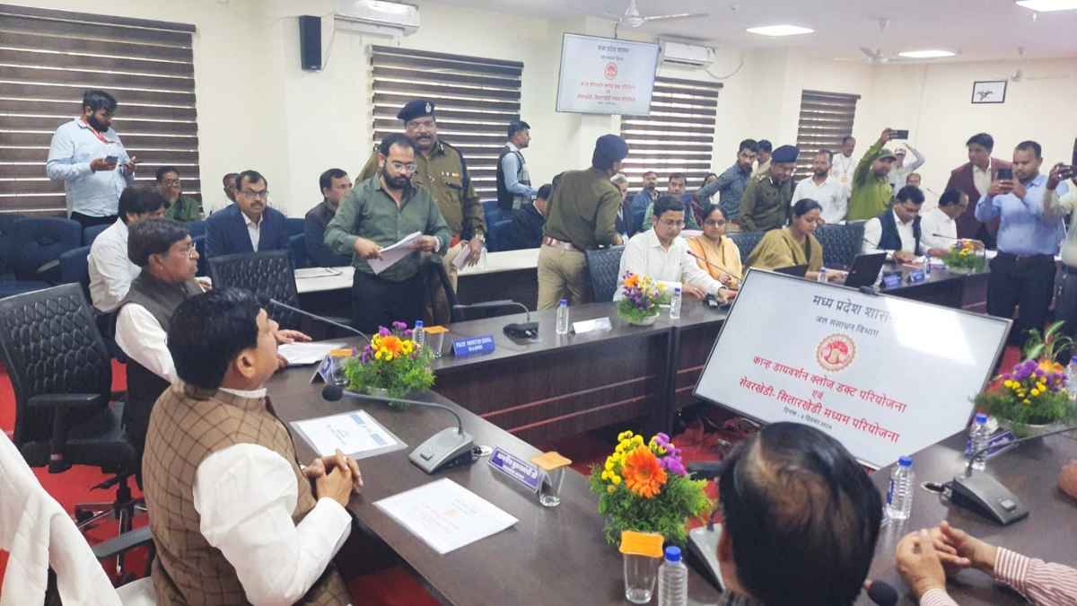 CM Mohan in review meeting