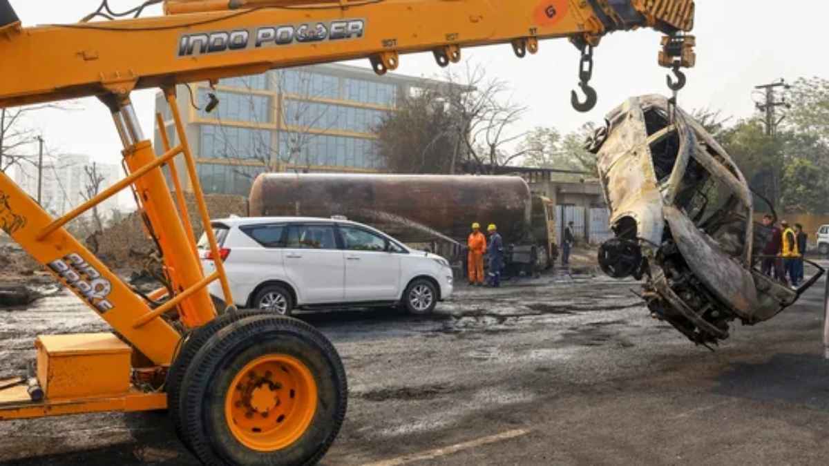 Jaipur Blast Case: 'सीढ़ी से पार करवाई 8 फीट की दीवार...' 20 साल के युवक ने 30 झुलसे लोगों को ऐसे पहुंचाया हाॅस्पिटल