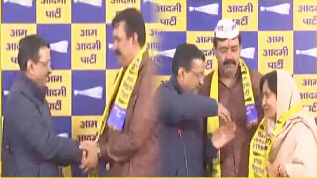 BJP Leader Kusum Lata Joined AAP BJP Leader Kusum Lata Joined AAP