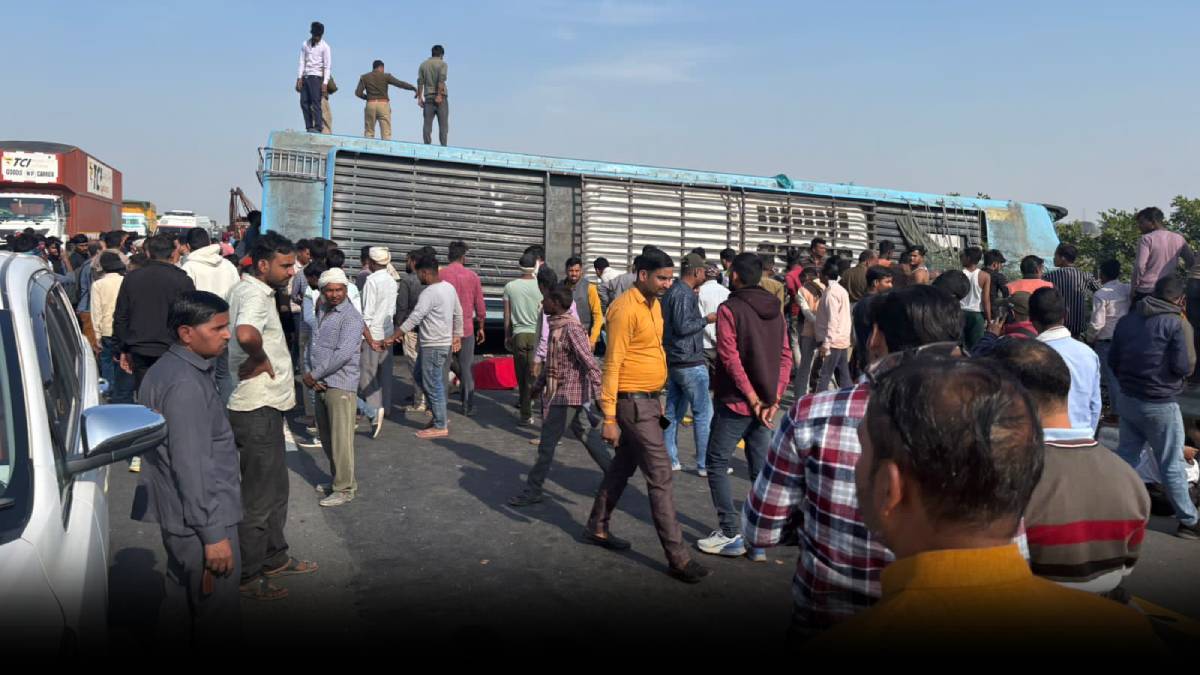 Lucknow Agra Expressway Bus Accident