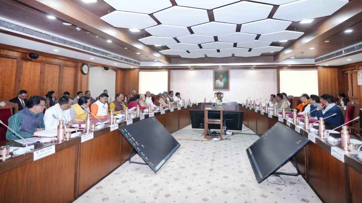MP की मोहन यादव सरकार ने लिया बड़ा फैसला; बर्थ-डेथ सर्टिफिकेट बनवाने के नियम में बदलाव, जानें