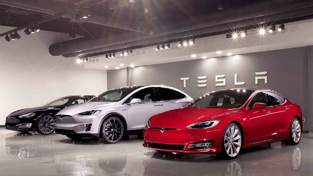 Tesla i