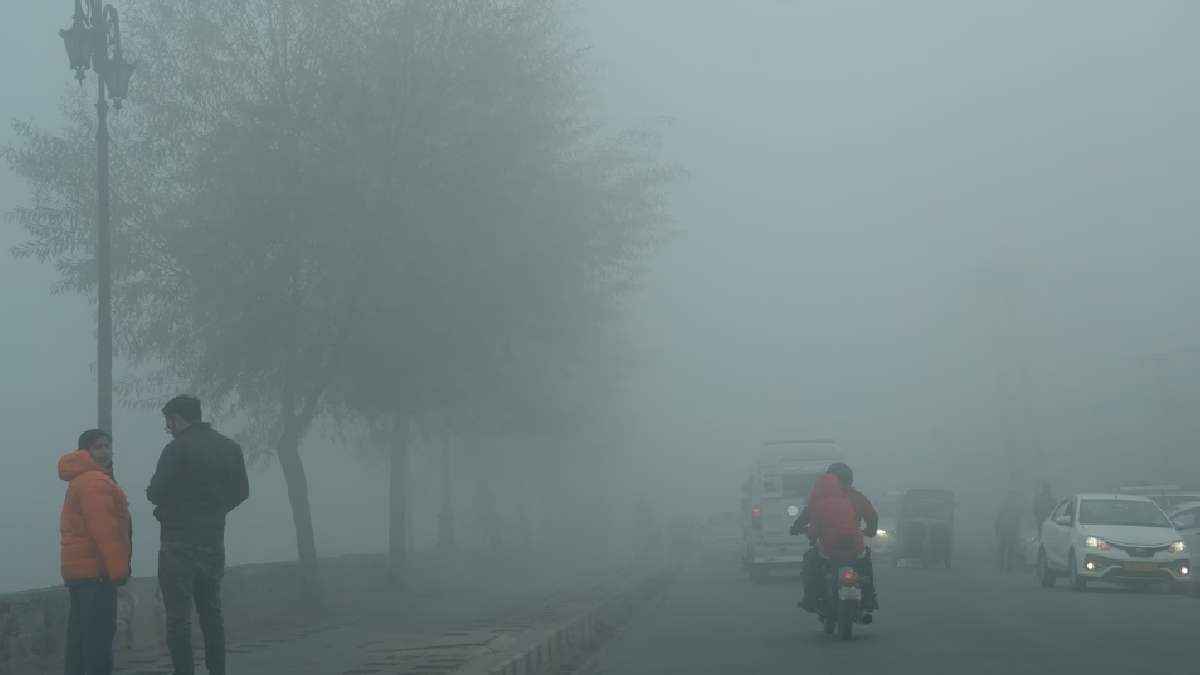 UP-Bihar Weather: उत्तर प्रदेश में कोहरे का अलर्ट; बिहार में 9 डिग्री तक लुढ़का तापमान, जानें मौसम का हाल
