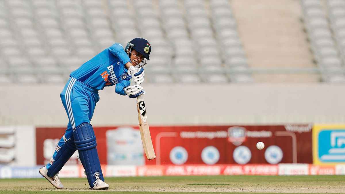 Smriti Mandhana के नाम जु़ड़ा एक और बड़ा कीर्तिमान, दूसरे वनडे में रच डाला इतिहास