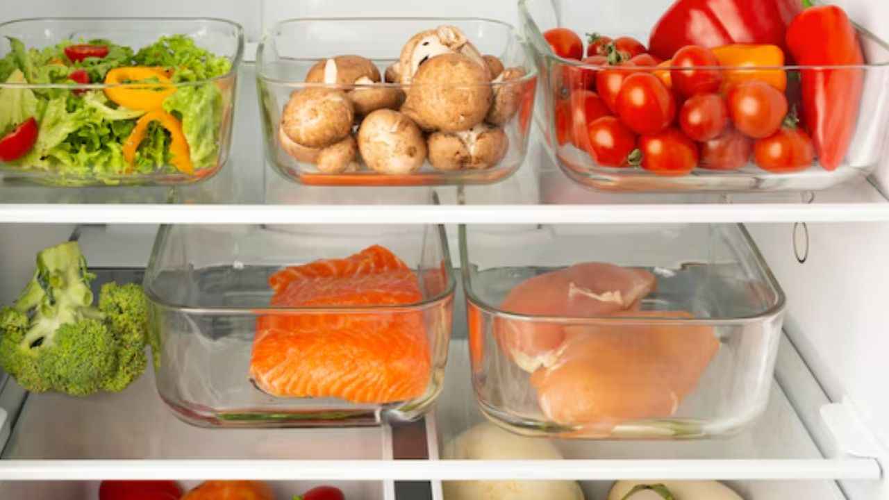Refrigerator Disadvantages: क्या आप भी हर चीज करते हैं फ्रिज में स्टोर? तो इन फूड्स को रखने की गलती कभी न करें