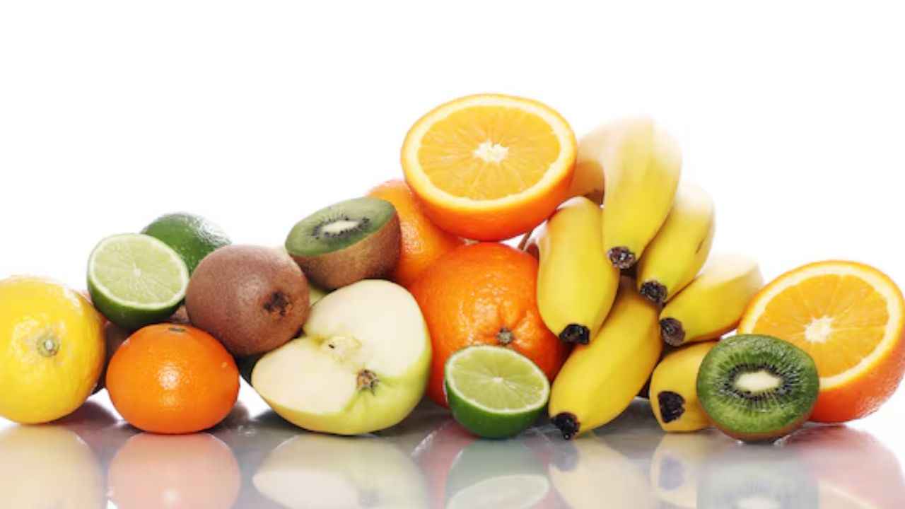 Yellow Fruits Benefits: कोलेस्ट्रॉल को कम करते हैं ये 5 पीले फल, इस तरह करें डाइट में शामिल