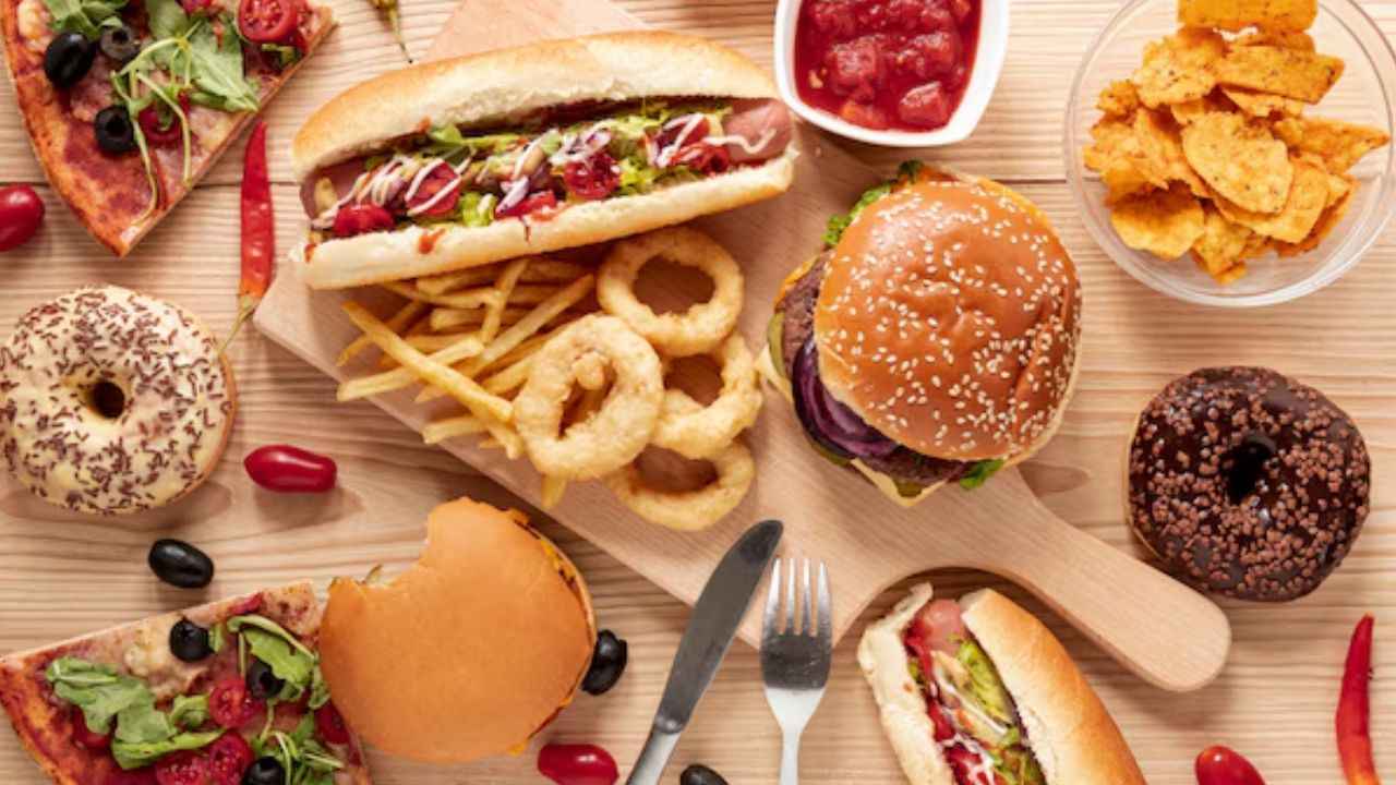Unhealthy Foods: सेहत के लिए खतरनाक हैं ये 3 तरह के फूड, डाइटिशियन के वीडियो में देखें हेल्थ टिप्स