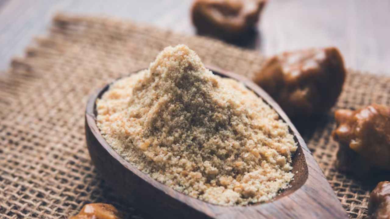 Asafoetida Benefits: सर्दियों में हींग खाने के होते हैं ये 3 फायदे, जानें एक्सपर्ट की राय