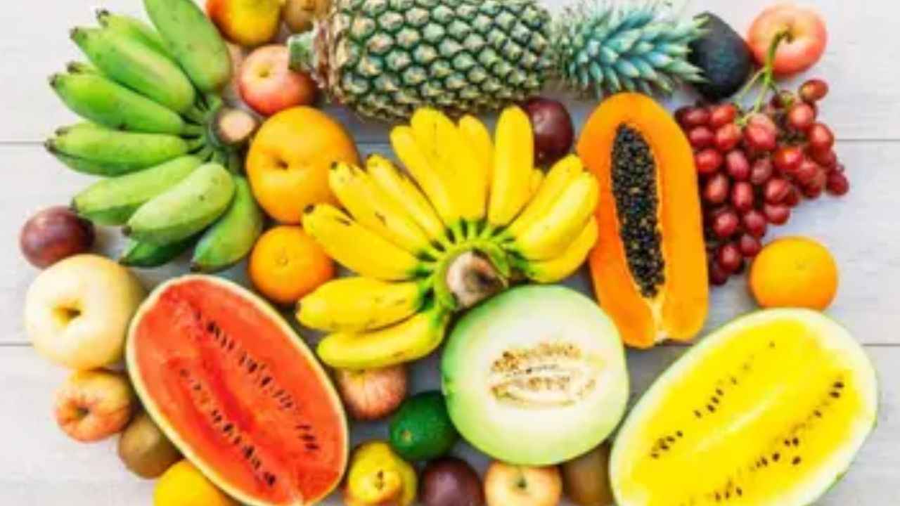 Health Tips: सावधान! भूलकर भी ये 3 फल न खाएं खाली पेट, वरना पूरे दिन होती रहेगी बेचैनी