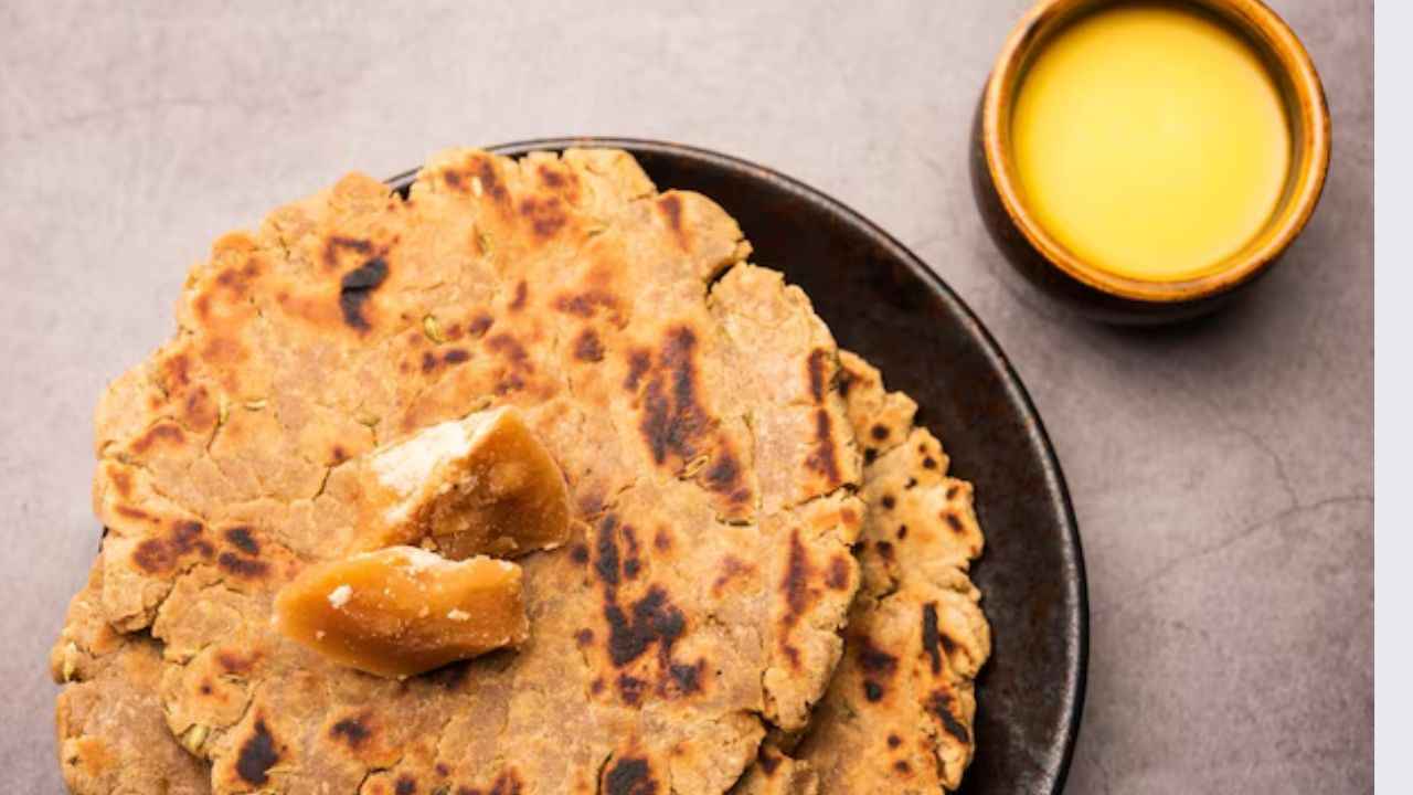 Jaggery Roti Benefit: सर्दियों में गुड़ की रोटी खाने के होते हैं ये 3 फायदे, जानें बनाने की विधि