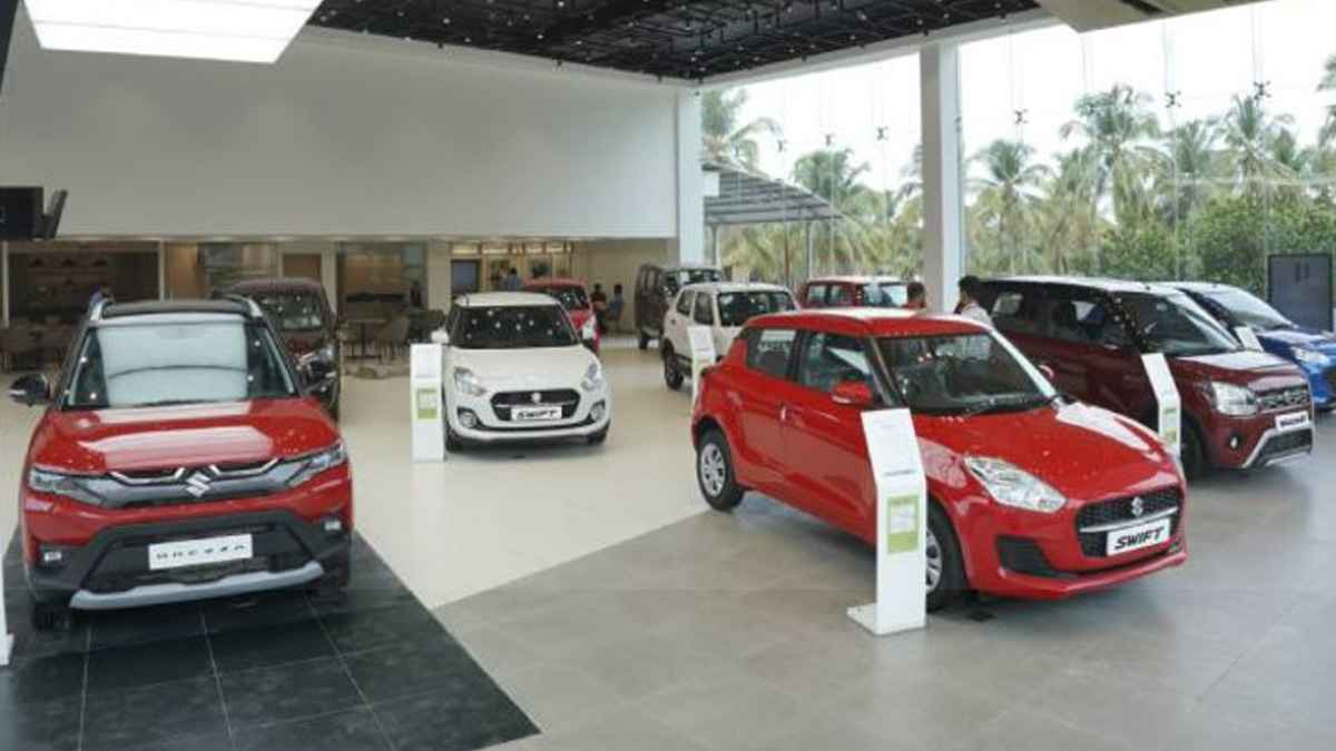 नई कार खरीदने पर लाखों की बचत! Maruti से लेकर Mahindra ने दिया साल का सबसे बड़ा डिस्काउंट