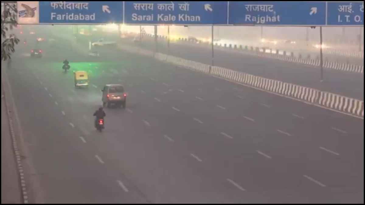 Delhi Air Pollution: 3 साल में दिल्ली में सबसे 'जहरीला' वायु प्रदूषण, 400 पार AQI से घुट रही सांसें
