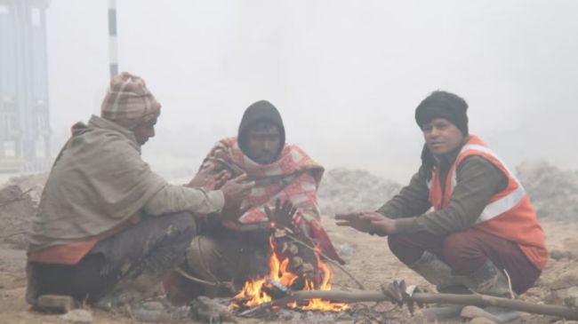 UP में बारिश और शीतलहर... बिहार के 15 जिलों में गिरेगा पारा, पढ़ें वेदर अपडेट aaj ka Mausam UP Weather Bihar Weather Update