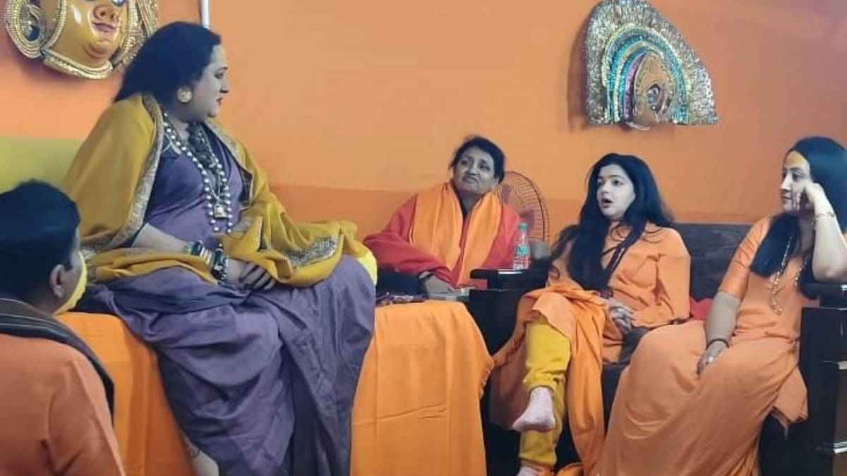 लक्ष्मी नारायण के साथ ममता कुलकर्णी