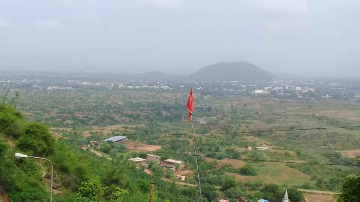 UP Foundation Day : दो राज्यों में बंटा हुआ है यूपी का ये जिला, कैसे काम करती है पुलिस?