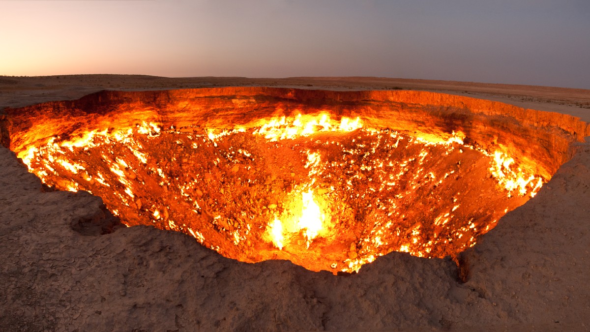 Darvaza Gas Crater - _Door to Hell_