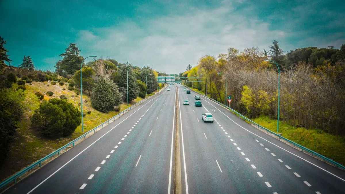 दिल्ली से देहरादून का सफर केवल 2.5 घंटे में, जानें कब से शुरू होगा नया एक्सप्रेसवे