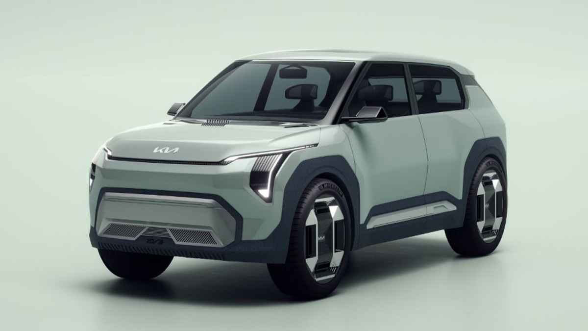 कन्फर्म: 7 सीटर Kia Carens EV इस साल होगी लॉन्च, फुल चार्ज में मिलेगी इतनी रेंज