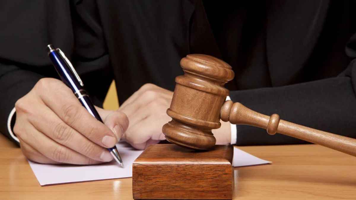'सहमति से बनाए संबंध मारपीट का लाइसेंस नहीं देते...', हाई कोर्ट ने इंस्पेक्टर के केस में क्या-क्या कहा?