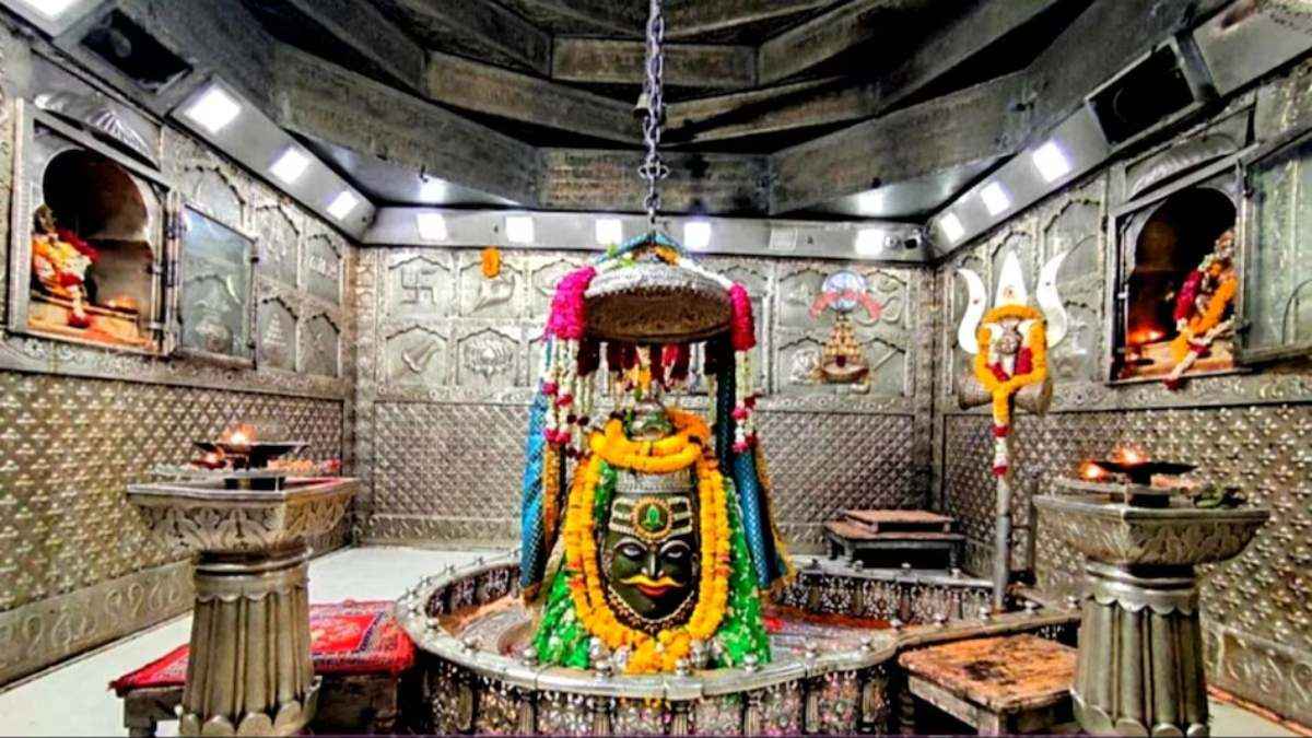 महाकाल मंदिर की सुरक्षा में चूक; बिना परमीशन गर्भगृह में घुसा युवक, शिवलिंग को छूकर...