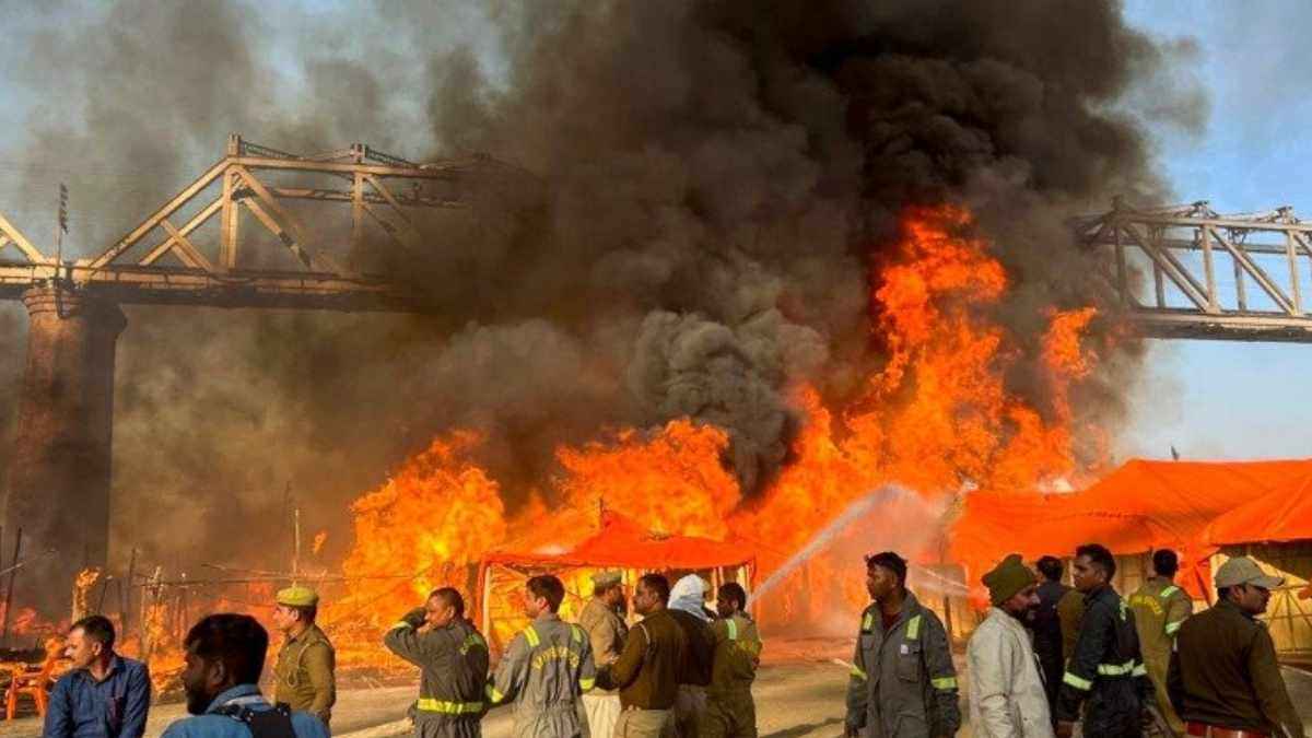 Maha kumbh 2025 : प्रयागराज में लगी भीषण आग, कई टेंट जलकर हुए खाक