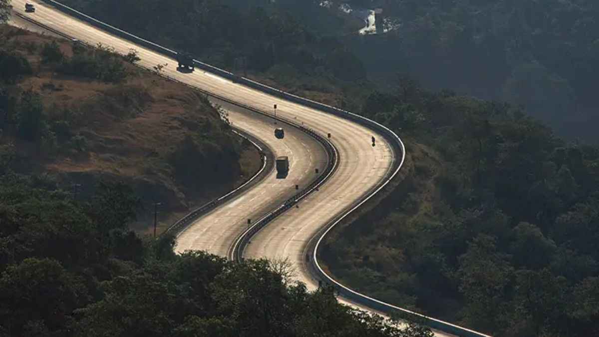 Mumbai-Pune Expressway क्यों है भारत का सबसे महंगा एक्सप्रेसवे? पूरा होने में लगे 22 साल