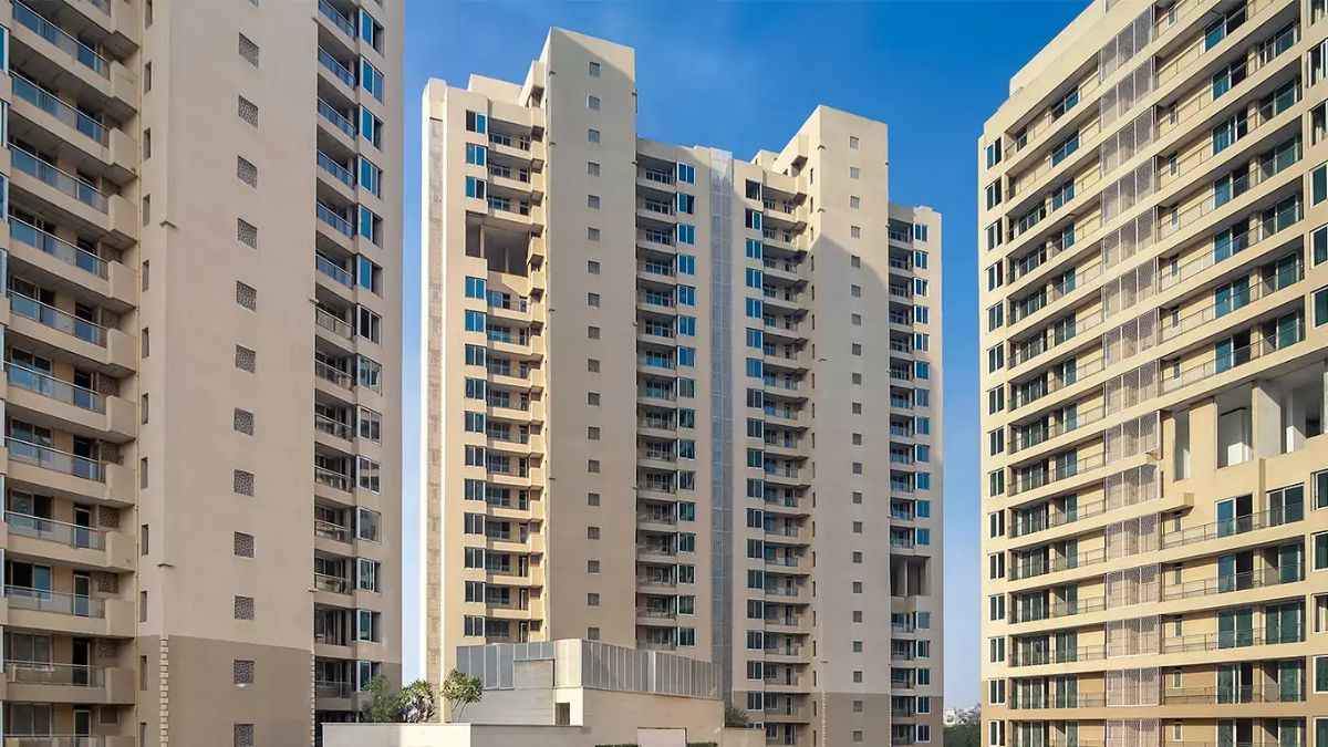 नोएडा में जमीन खरीदने वालों को झटका! 40% तक सर्किल रेट बढ़ाने की तैयारी