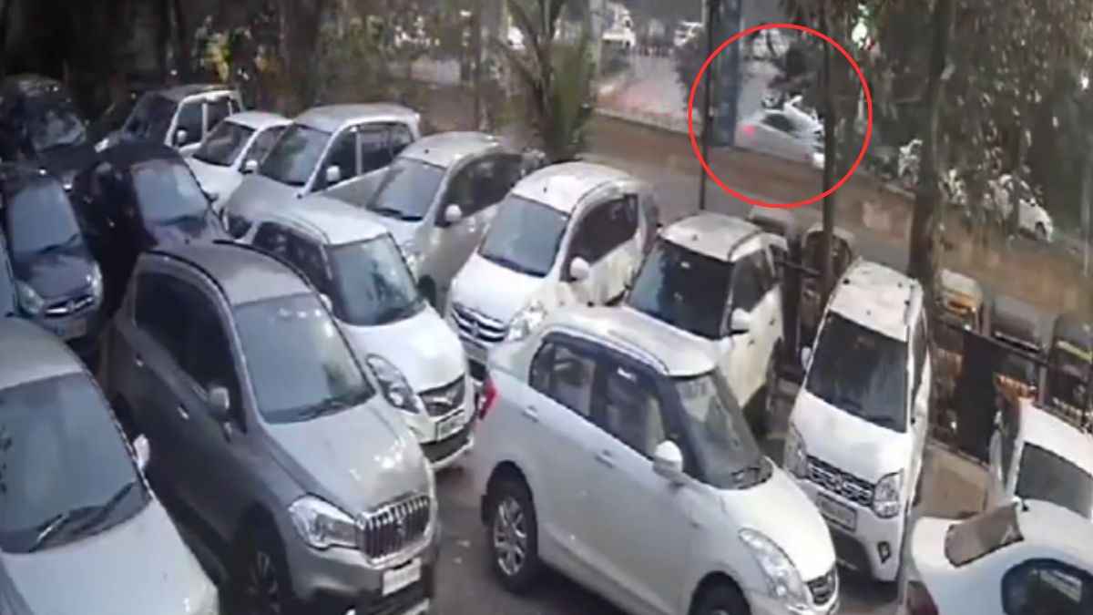 Mumbai News: कार की टक्कर से दो लड़कियों की मौत, वीडियो देख सहम जाएगा दिल