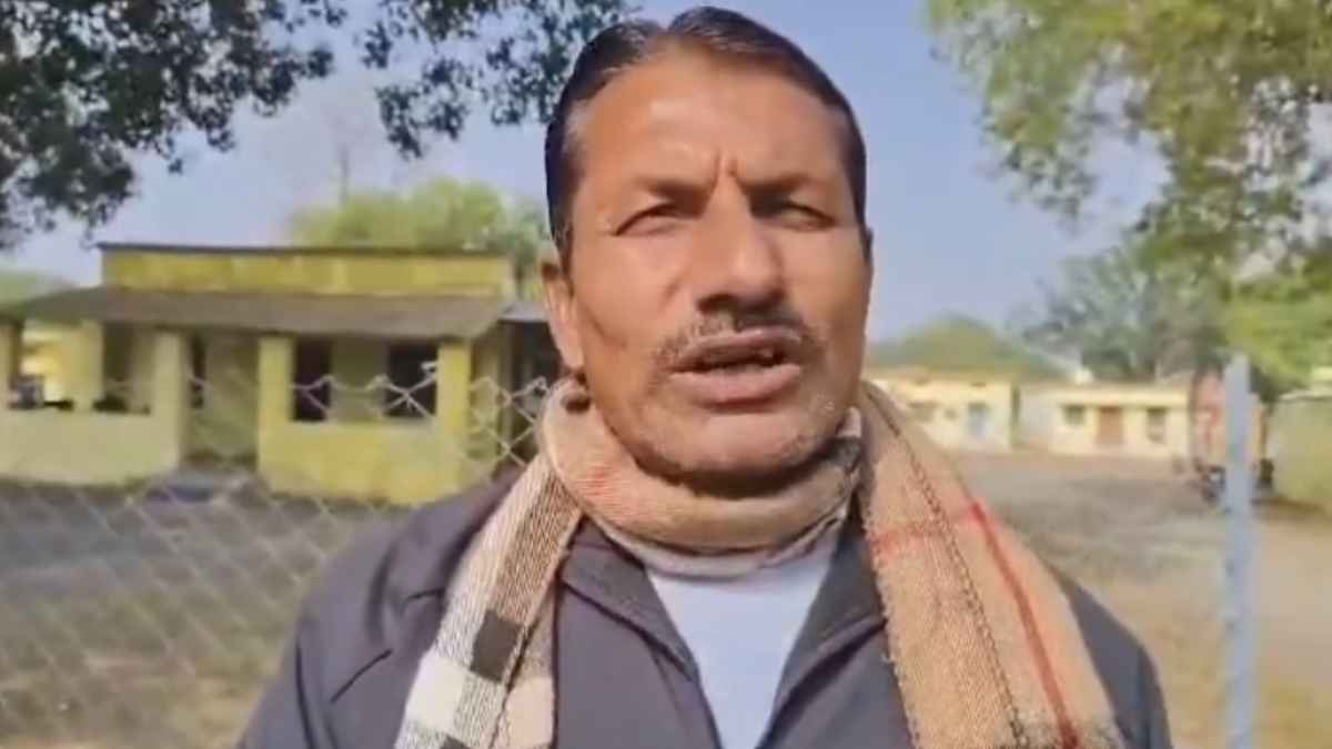 पैदल चल रहे शख्स पर क्यों लगा 300 का जुर्माना? पुलिस की कार्रवाई ने सबको चौंका दिया