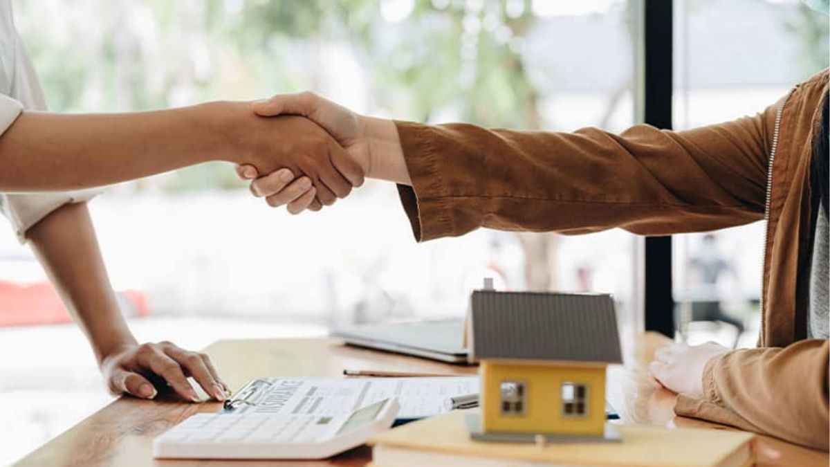 Property Buying Tips: जमीन खरीदने से पहले गांठ बांध लें ये 4 बातें, IAS अफसर से जानें