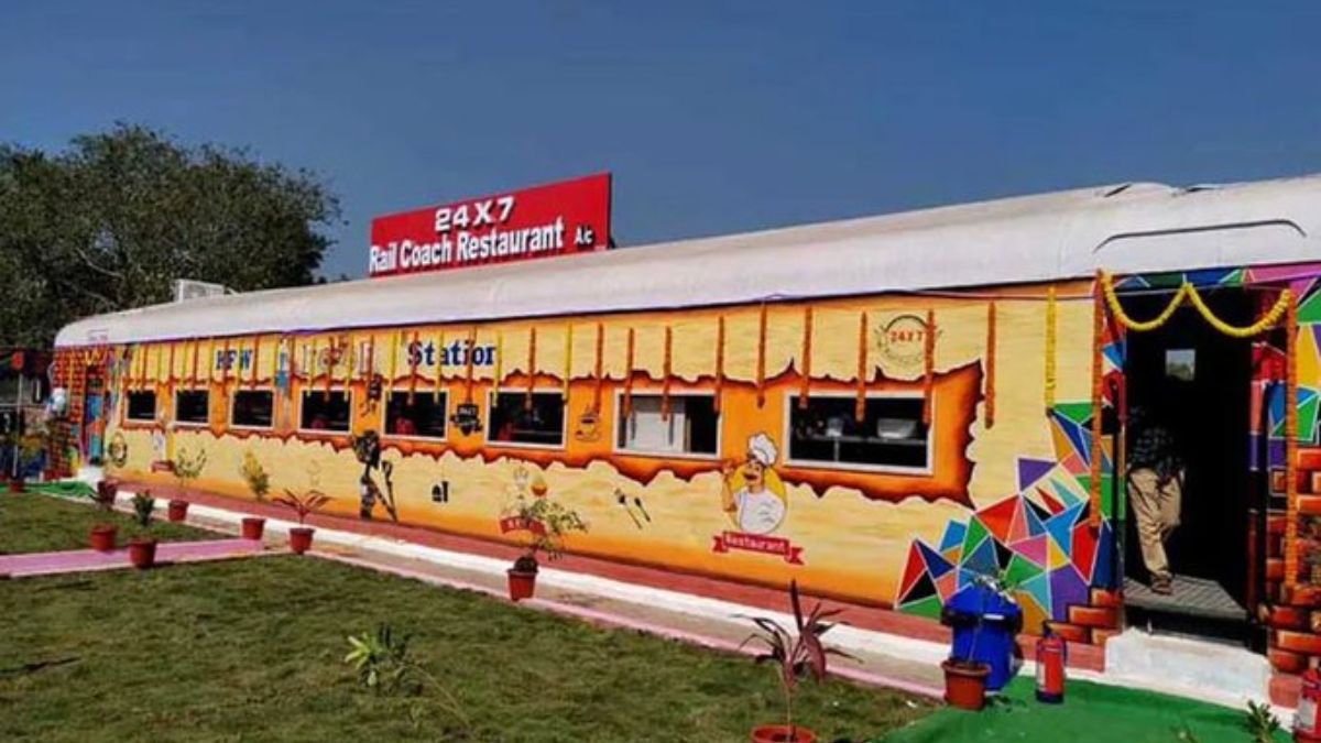 Rail Coach Restaurant in gujarat