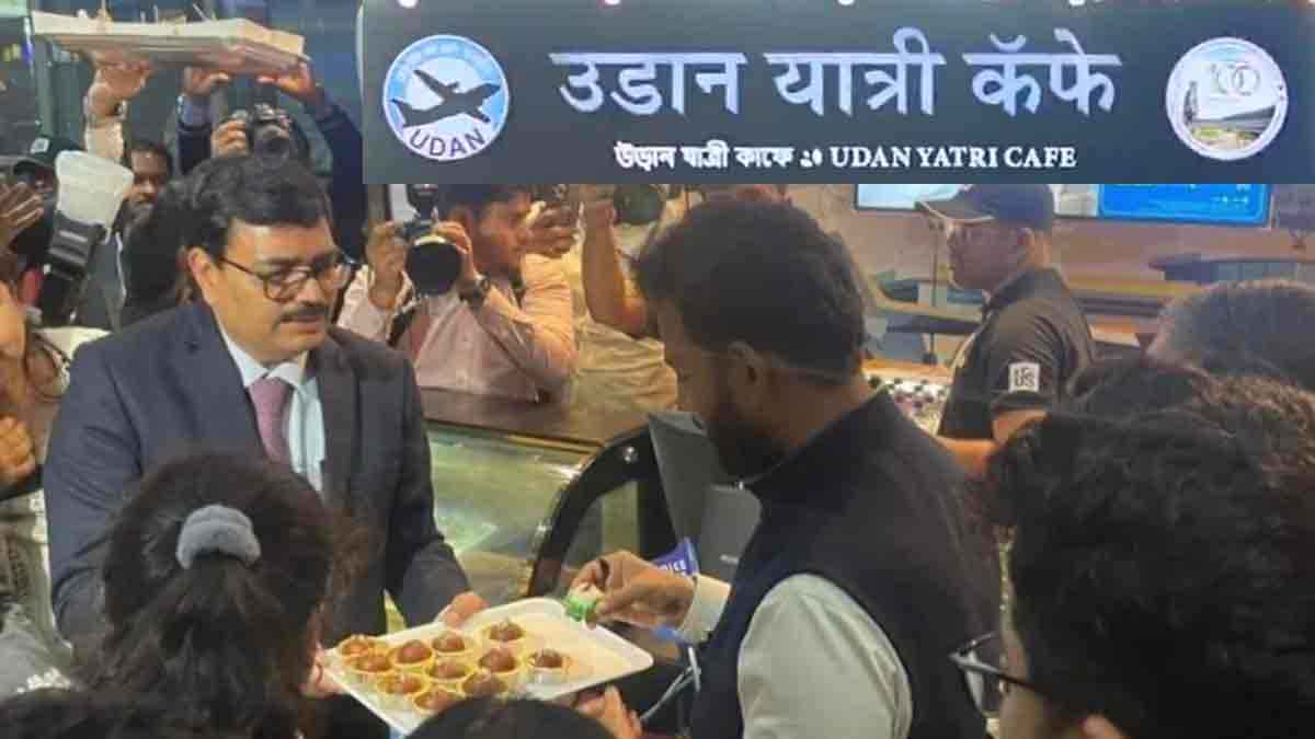 जब हवाईअड्डे पर 10 रुपये में चाय मिले तो कोई क्यों न लें, हिट हो गया UDAN Yatri Cafe