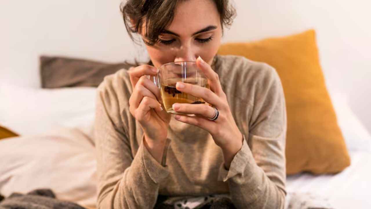 Bed Tea Side Effects: बेड टी पीने के होते हैं ये 5 नुकसान! जानें कैसे