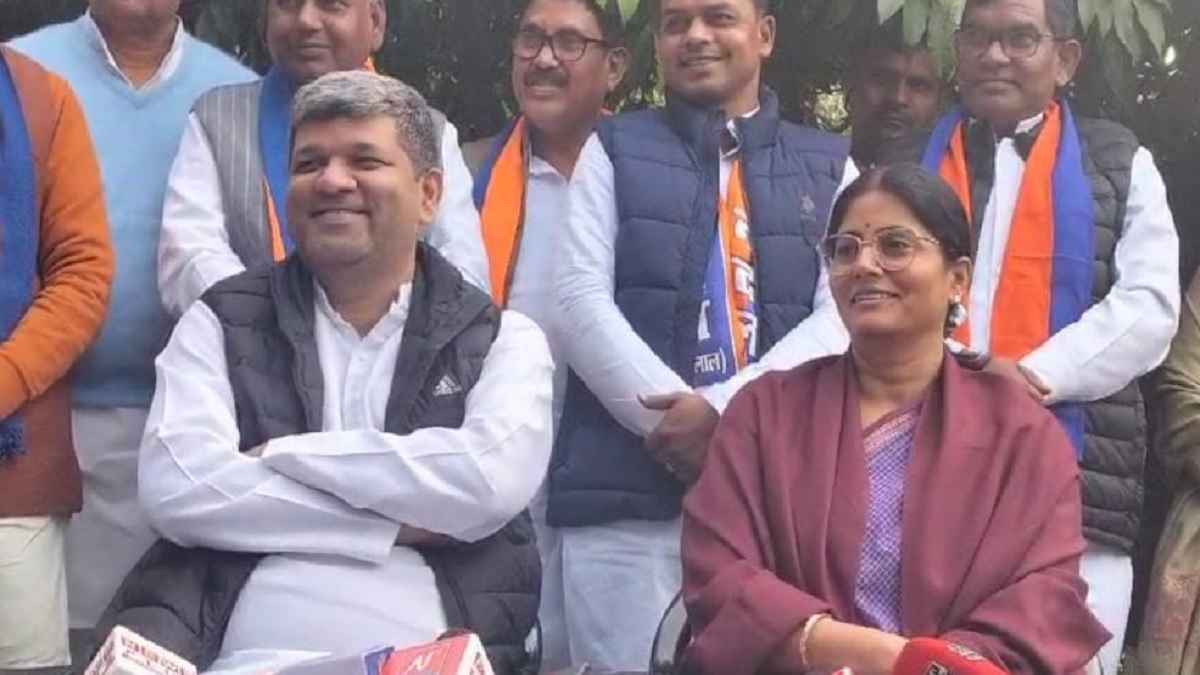 'हिम्मत है तो पैर नहीं, सीने में गोली मारो', योगी सरकार के मंत्री का STF पर हमला